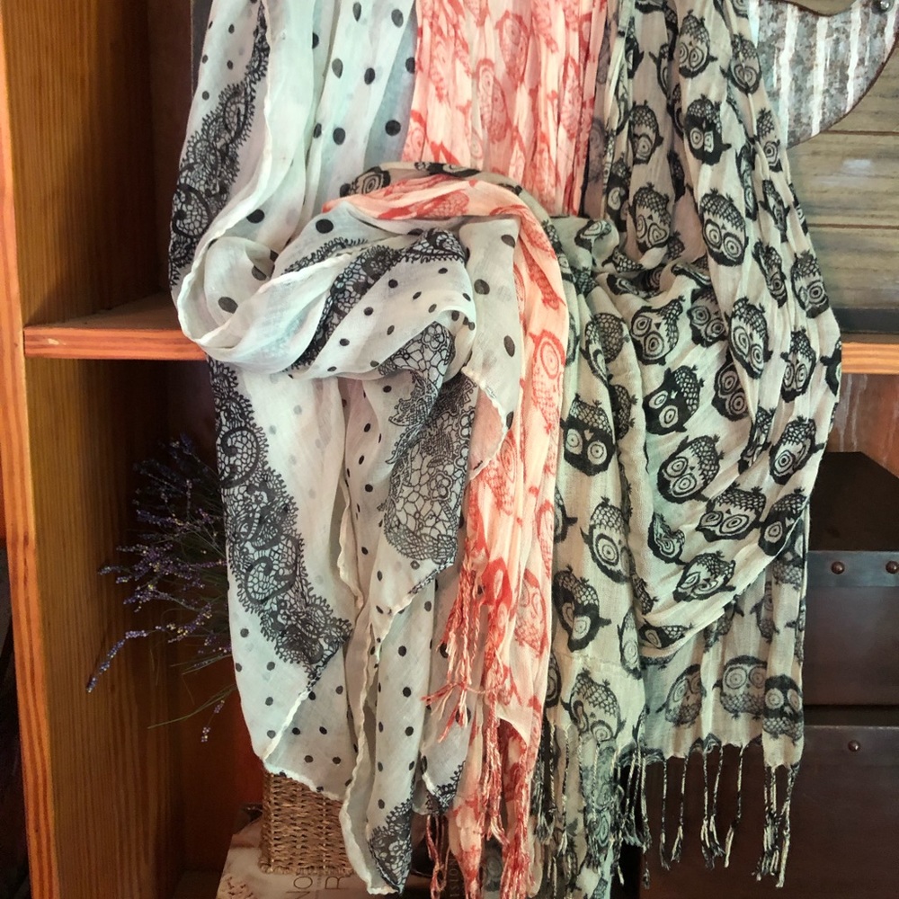 Scarves/wraps